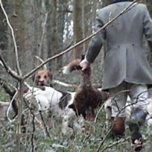 hounds=huntman-carrying-dead-fox